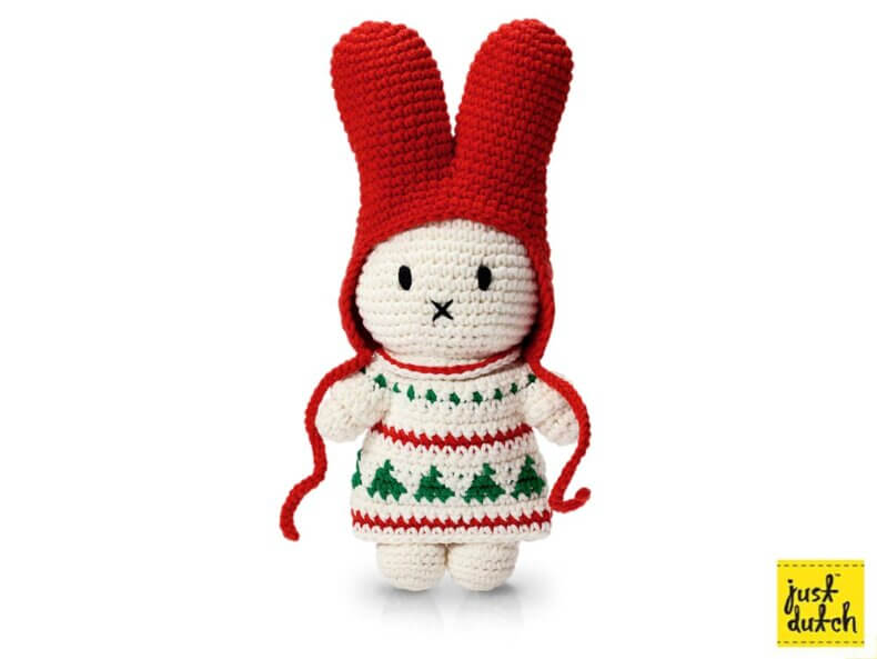 MIFFY-im-Weihnachtskleid-mit-roter-Mütze