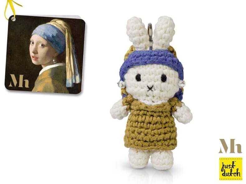 Miffy-Schlüsselanhänger-rijksmuseum-girl-with-the-pearl-earring-outfit